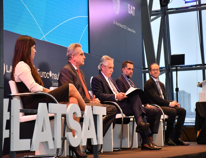 ConverComInfo's tweet photo. La detención del empleado y ex CEO de @ARSATSA  Facundo Leal abre dudas sobre la actual gestión y reaviva las sospechas sobre el Servicio Universal https://t.co/CEtbYMnQGZ #FFSU https://t.co/gnzd1TkjV7