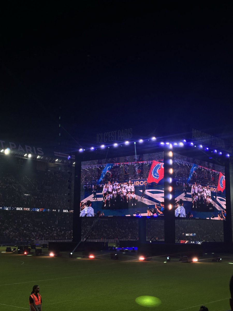 zokynho94's tweet photo. Merci @PSG_inside ❤️💙 https://t.co/N4Zenvjqj6