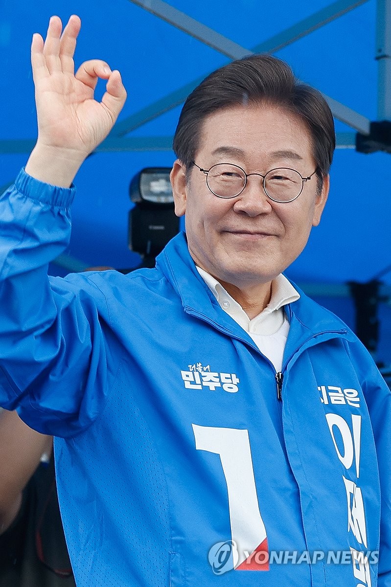 nageune18978's tweet photo. 일베 인증하는 이재명 https://t.co/xRPBm3PYLC