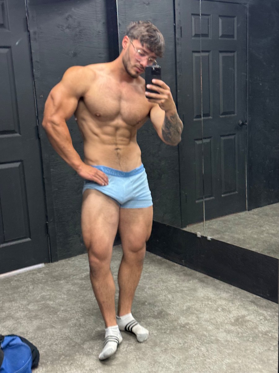 Myles Mint 🇨🇦 tweet media