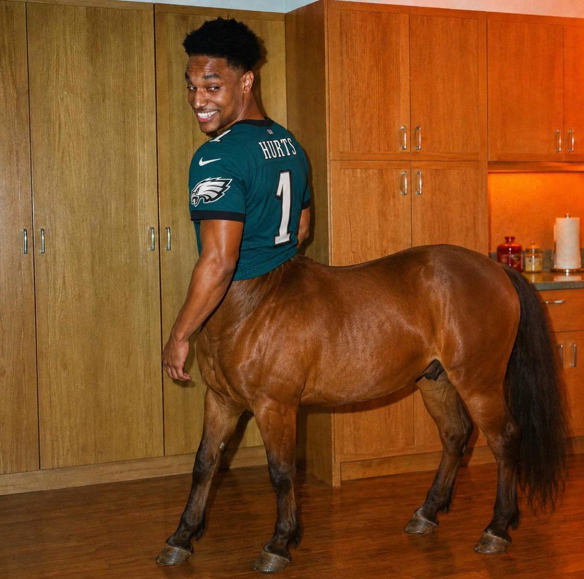 johnnyrizvb's tweet photo. @blknoiz06 @topsnorter Why am I seeing pictures of you as a centaur in an eagles jersey https://t.co/NG0MXzfuSZ