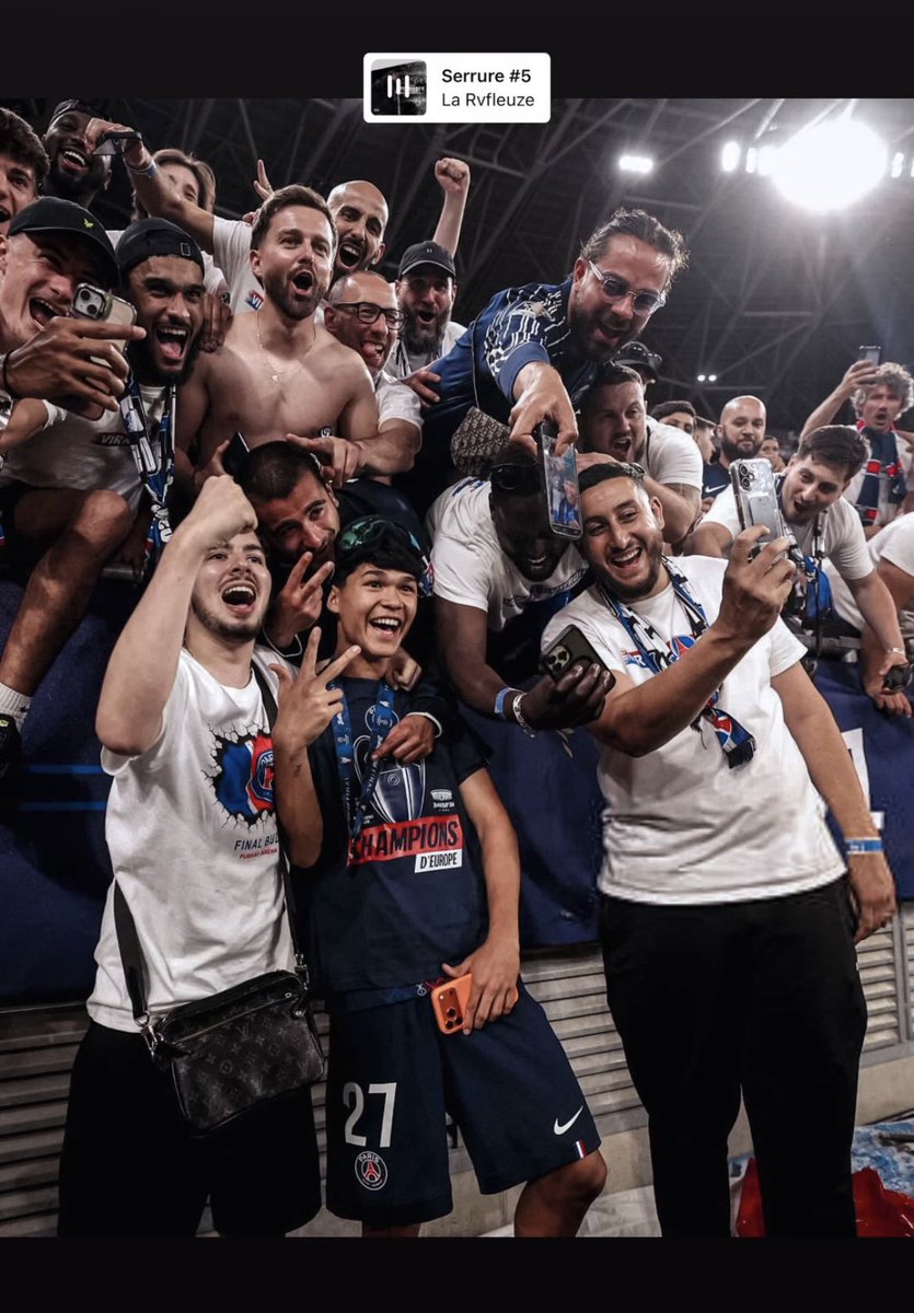 MegaPSG_'s tweet photo. 📲 Dro Dro 🇪🇸 sous Serrure 5 de La Rvfleuze

On va bientôt le considérer comme un titi je crois ❤️💙 https://t.co/ySjAnGEfIh