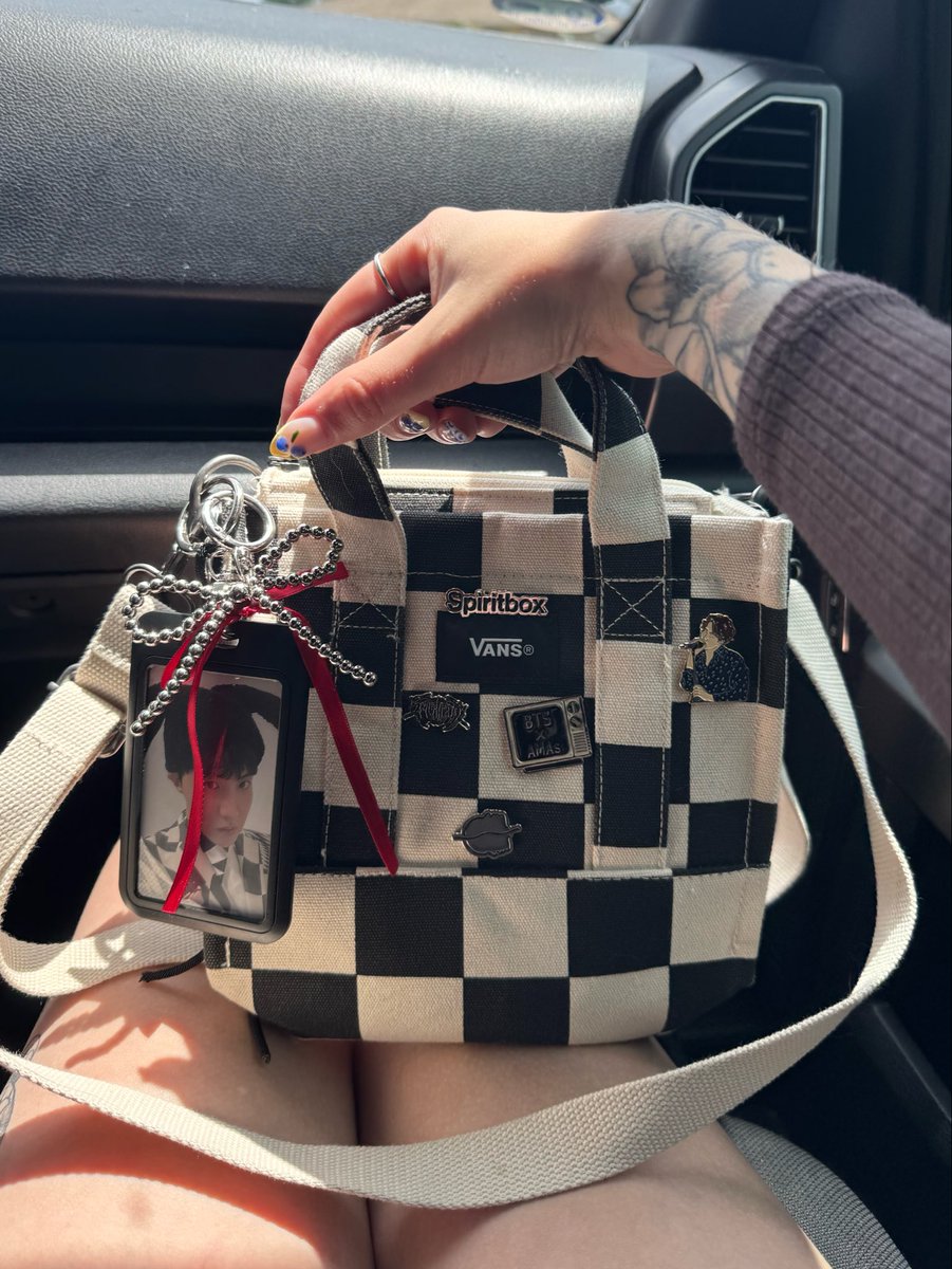 hpeworldians's tweet photo. my bag is so cutie !! https://t.co/hyI6tgEyRc