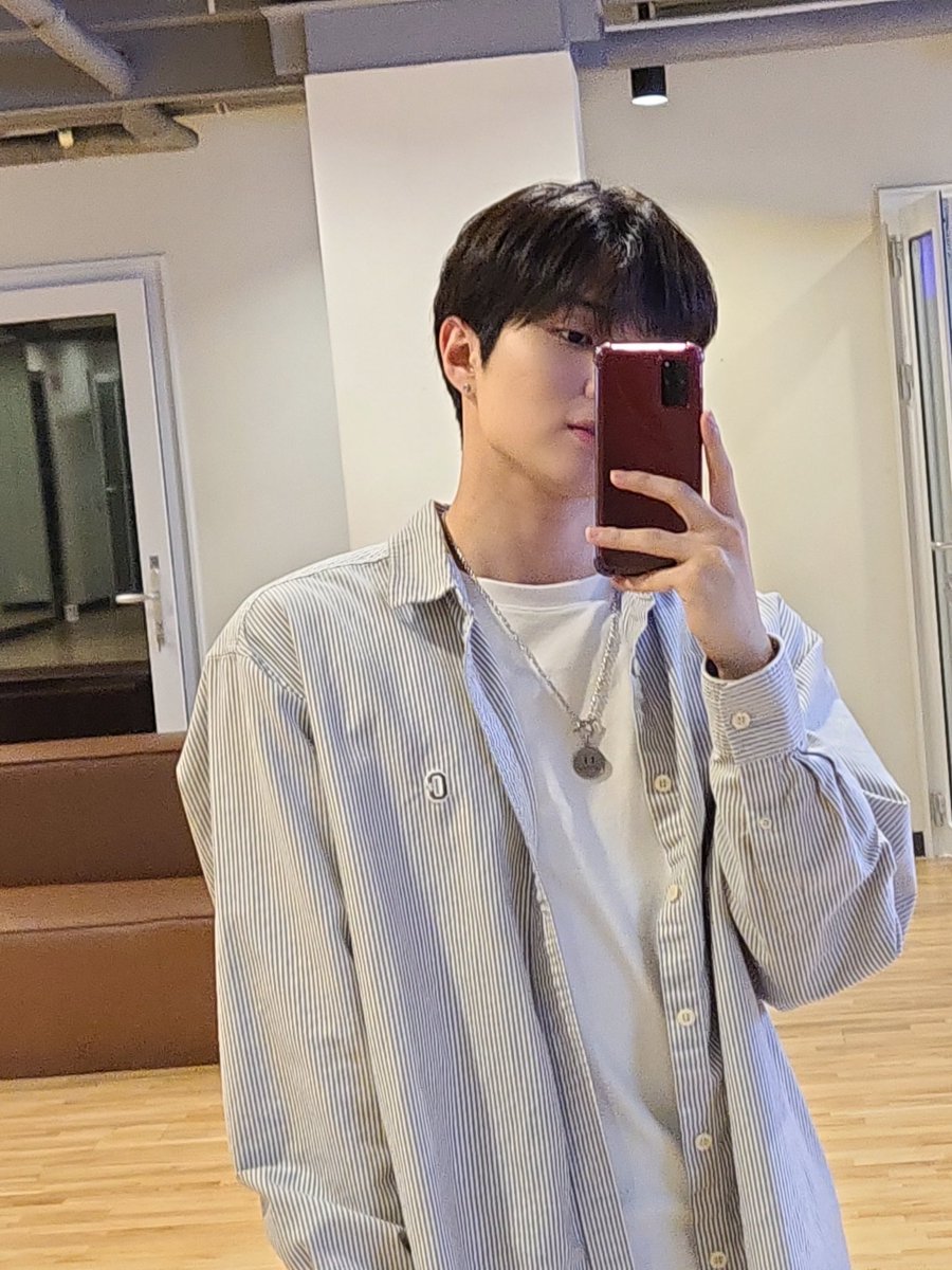 ugeon_face's tweet photo. #WHIB #UGeon #유건 #유승용 https://t.co/KqF2umExlI
