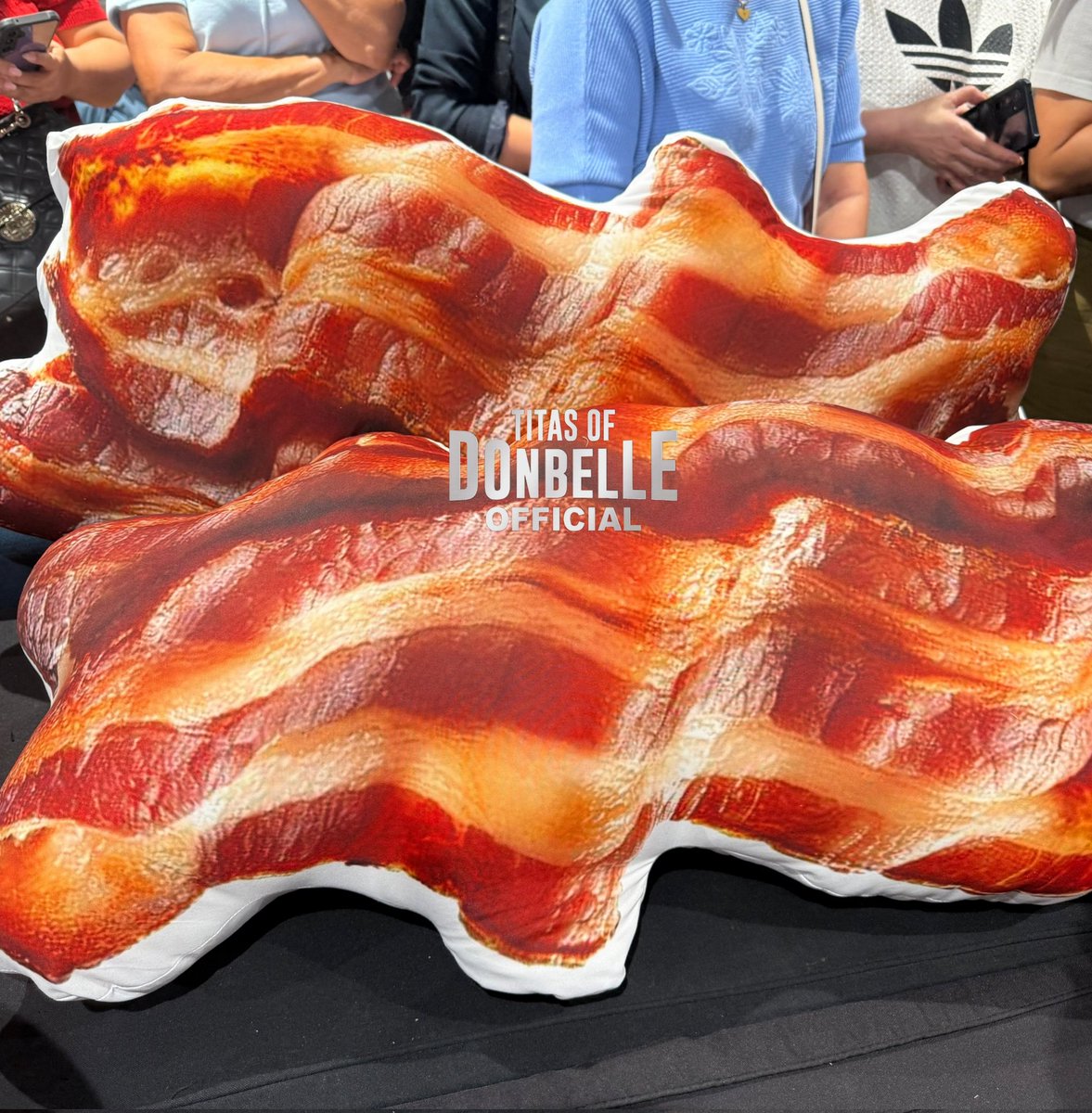 TODBOverseas's tweet photo. "Everything is better with BACON 🥓"

Thank you @titasofdonbelle sa pa BACON 🥓😋.
Inspired from #DonBelle's #TayoSaWakas Movie scene. BACON kayo dyan! 

Hindi ka rin ba makatelate katulad ko? Wag na magpahuli watch #TayoSaWakasNowShowing in PH Cinemas Nationwide. @StarCinema

Buy your Tickets 🎟 : https://t.co/5V68hA9oWt 

Coming soon WORLDWIDE!
Can't wait to meet CISCO AND CHESKA.

#DonBelle #AlwaysWithDONBELLE