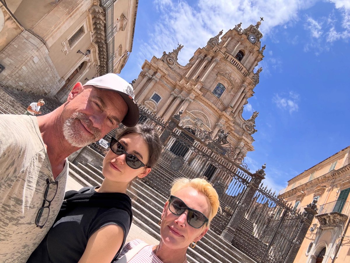 MeloniProject's tweet photo. Christopher Meloni shares more photos from his family vacation. 

“Organum Maximum indeed. Sicily, churches, suffering, family, and walking on water.” https://t.co/kyHBRUHLW4