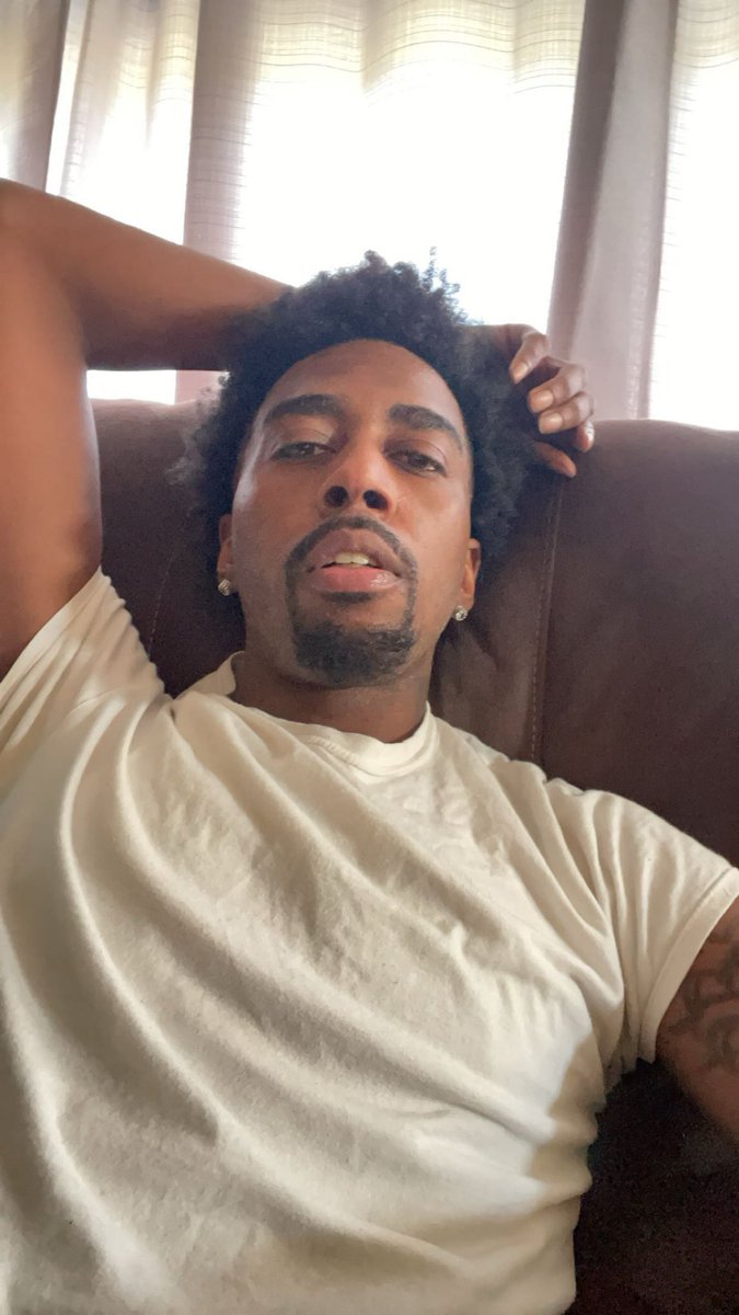 TrizzGod123's tweet photo. Hey yall https://t.co/c3DVJAKFnW