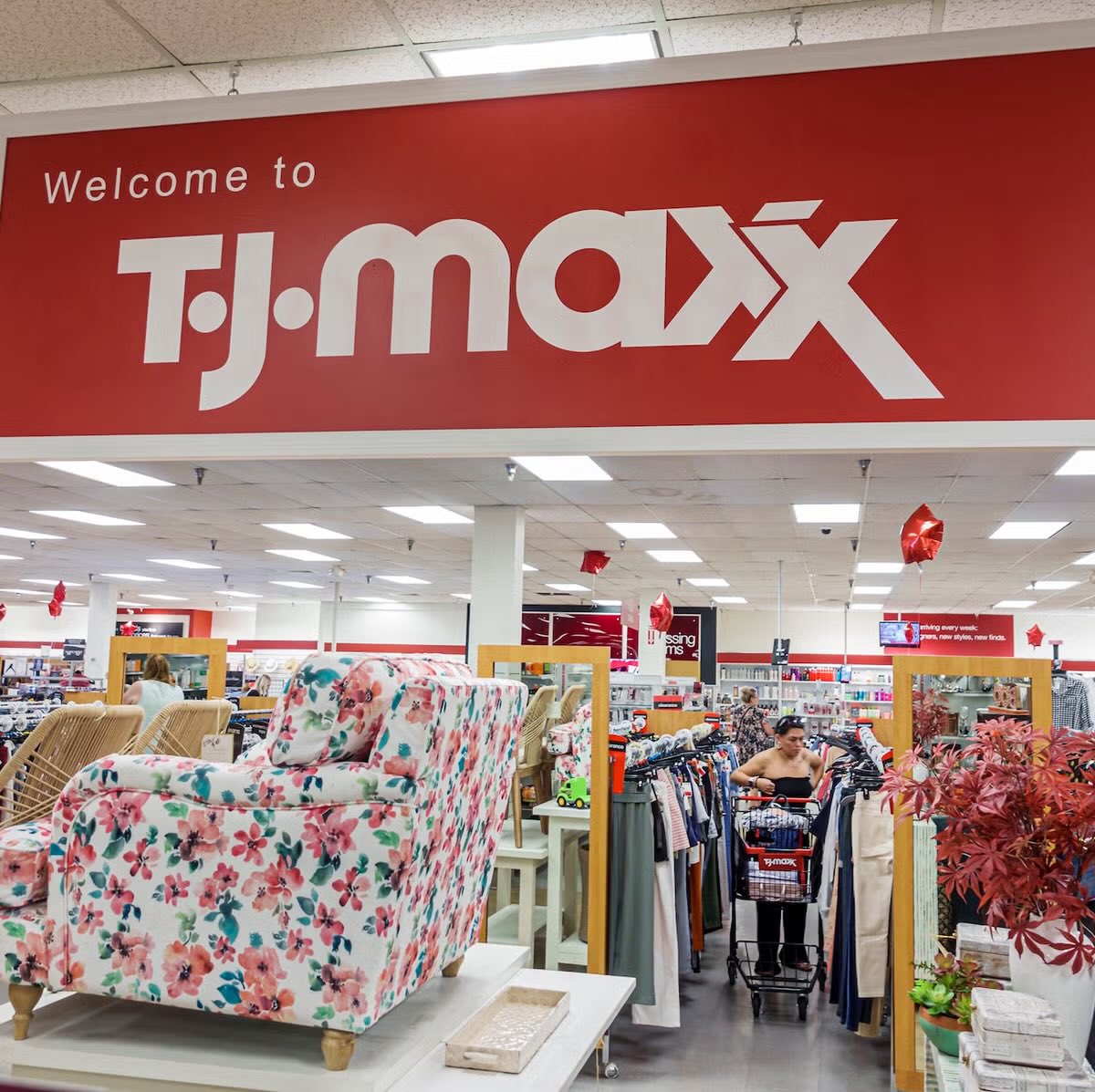 etherbrian's tweet photo. Look, people, let’s get this straight… An obsession with Shatner as a cop is tj-maxxing. Obsessing over a “revolving selection of quality, fashionable brand-name and designer apparel and home goods” is tj maxx-maxxing. OK? https://t.co/o1yfApyQ7y