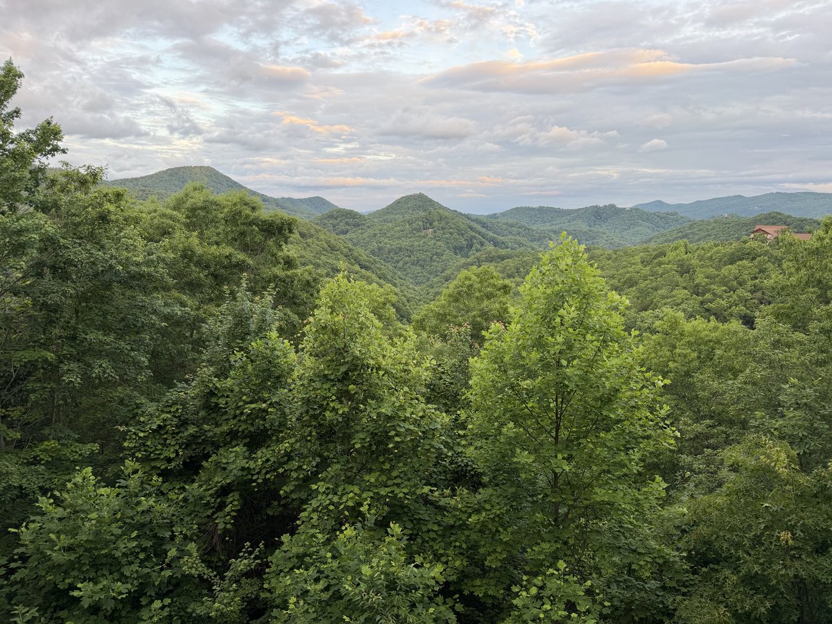 Messman30's tweet photo. Pigeon Forge and @Dollywood last week. https://t.co/7hRiHUmQZc