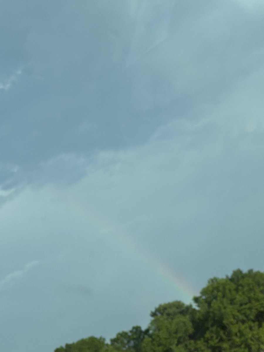 _EtherealX_'s tweet photo. A rainbow in Tennessee on the final day of @ChilledChaos retirement stream. 🥹 thank you for being my streamer sir! https://t.co/dJVwkWOCWY