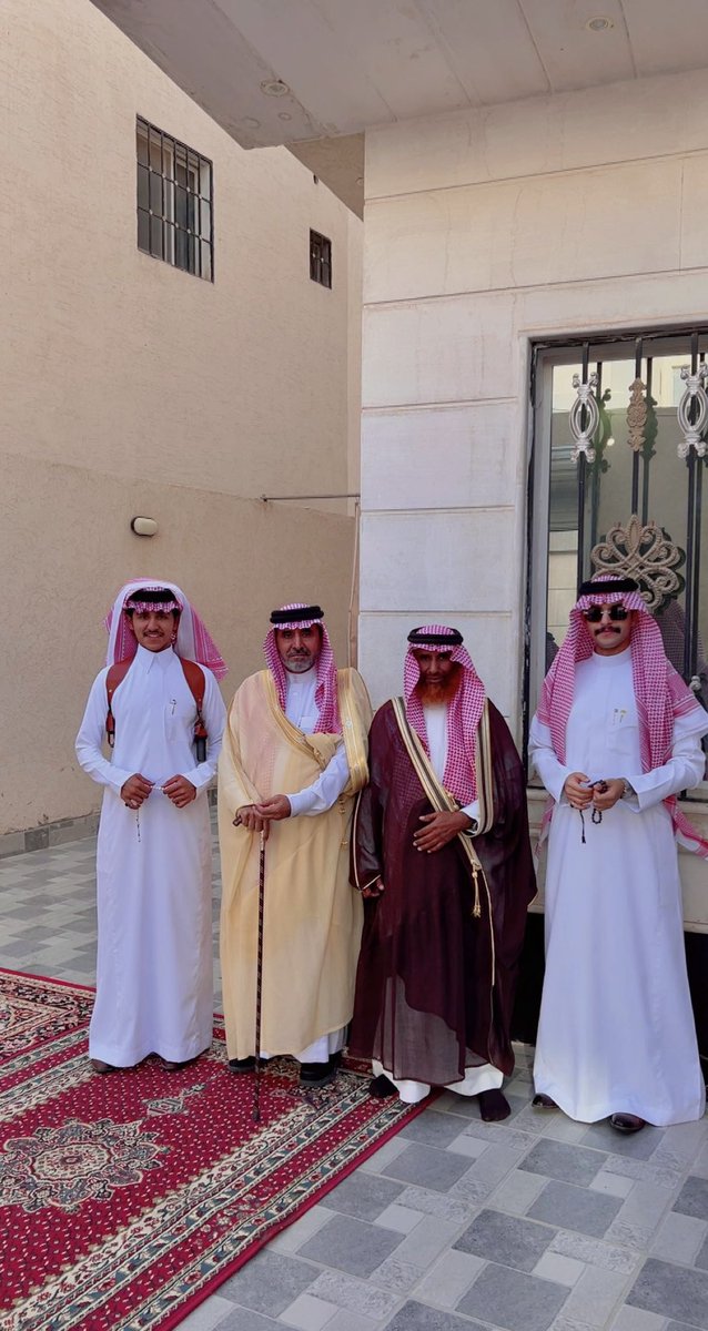 salman_almneeae's tweet photo. عمي الشيخ محمد بن ربيع المخاريم
ابوي الشيخ عبدالله بن ربيع المخاريم😇❤️ https://t.co/RQpg0OkrEy
