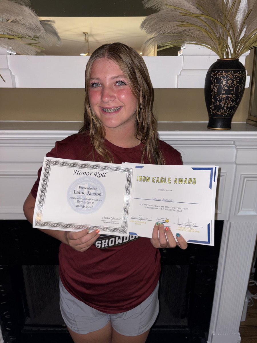 lainejacobs2031's tweet photo. Great practice today combined with two of our AGT 14u teams where we scrimmaged each other. I had fun getting some time in the circle today.  Felt good in the field and at the plate as well. Came home to my 2nd semester @MBCA  Honor Roll award finishing with a 94 avg.  Looks nice with my Iron Eagle 3 sport @mbca_athletics award.   #handlehardbetter #studentathlete @agtbeck2031 @LineDsoftball @ExtraInningSB @RecruitMatador @SoftballDown @PrepSoftball