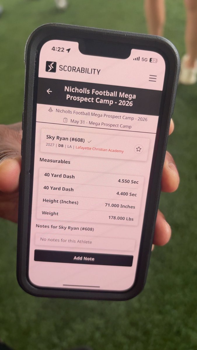 SkyRyanLA's tweet photo. 4.40 at Nicholls camp today. 8months post ACL surgery😤😤 6ft 180lbs DB https://t.co/piEGT1tPYC