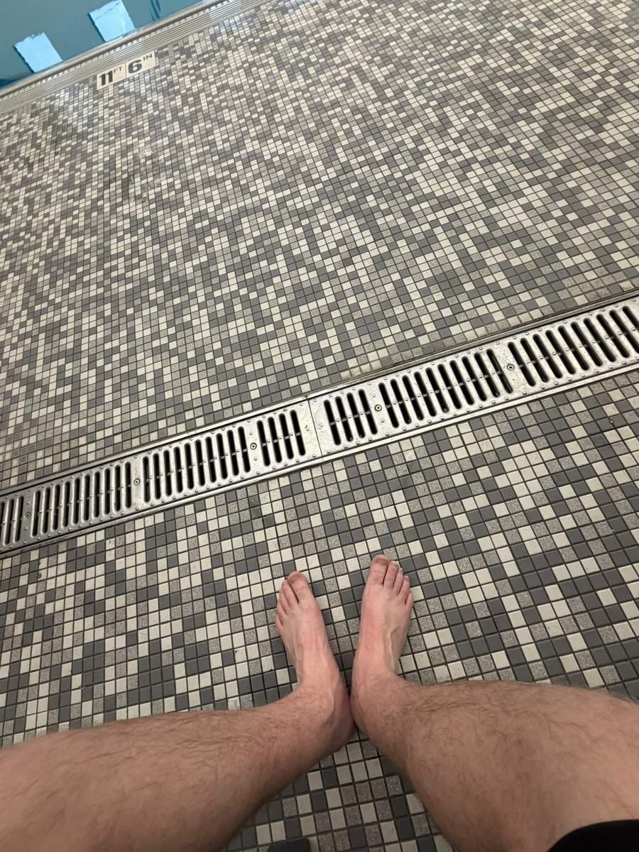 FootmasterCole's tweet photo. Do you f@gs like my veiny feet?? https://t.co/err3z6oD7Q