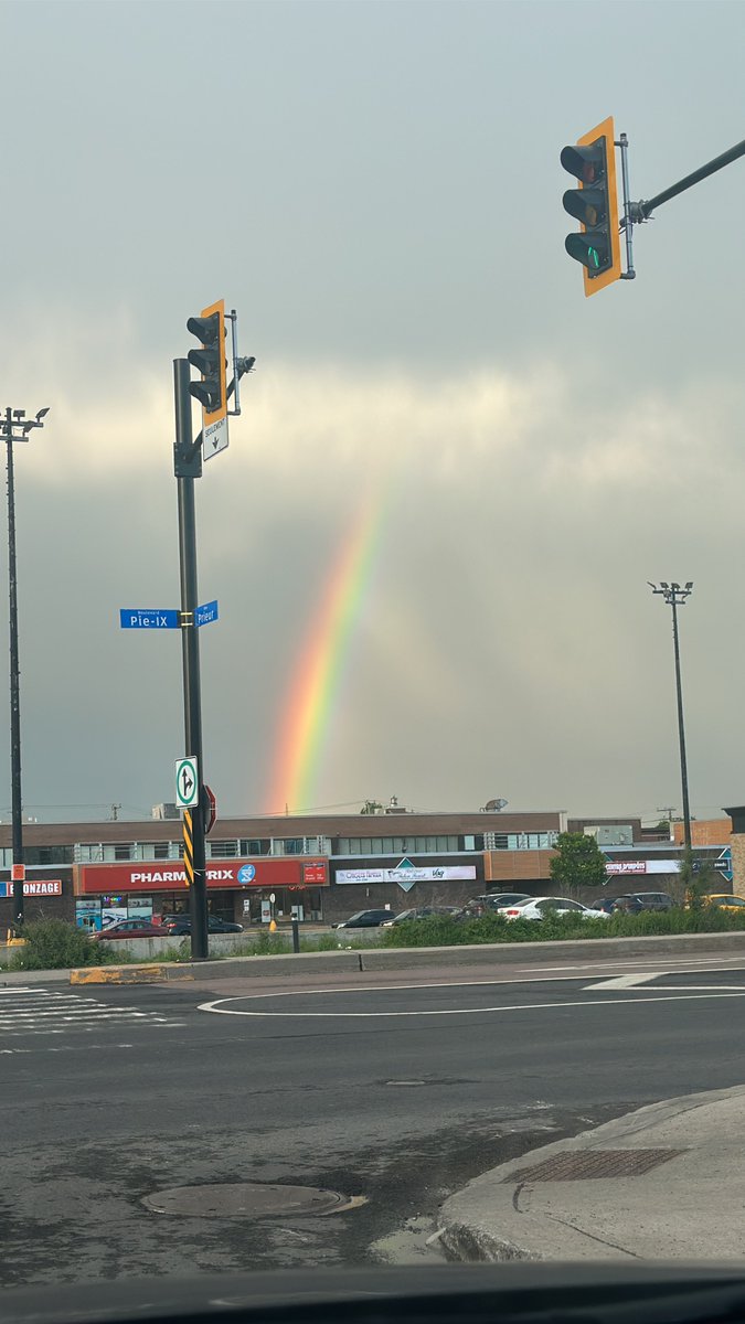rozzcall's tweet photo. Montreal before Pride😍 https://t.co/rYOBSVhCtA
