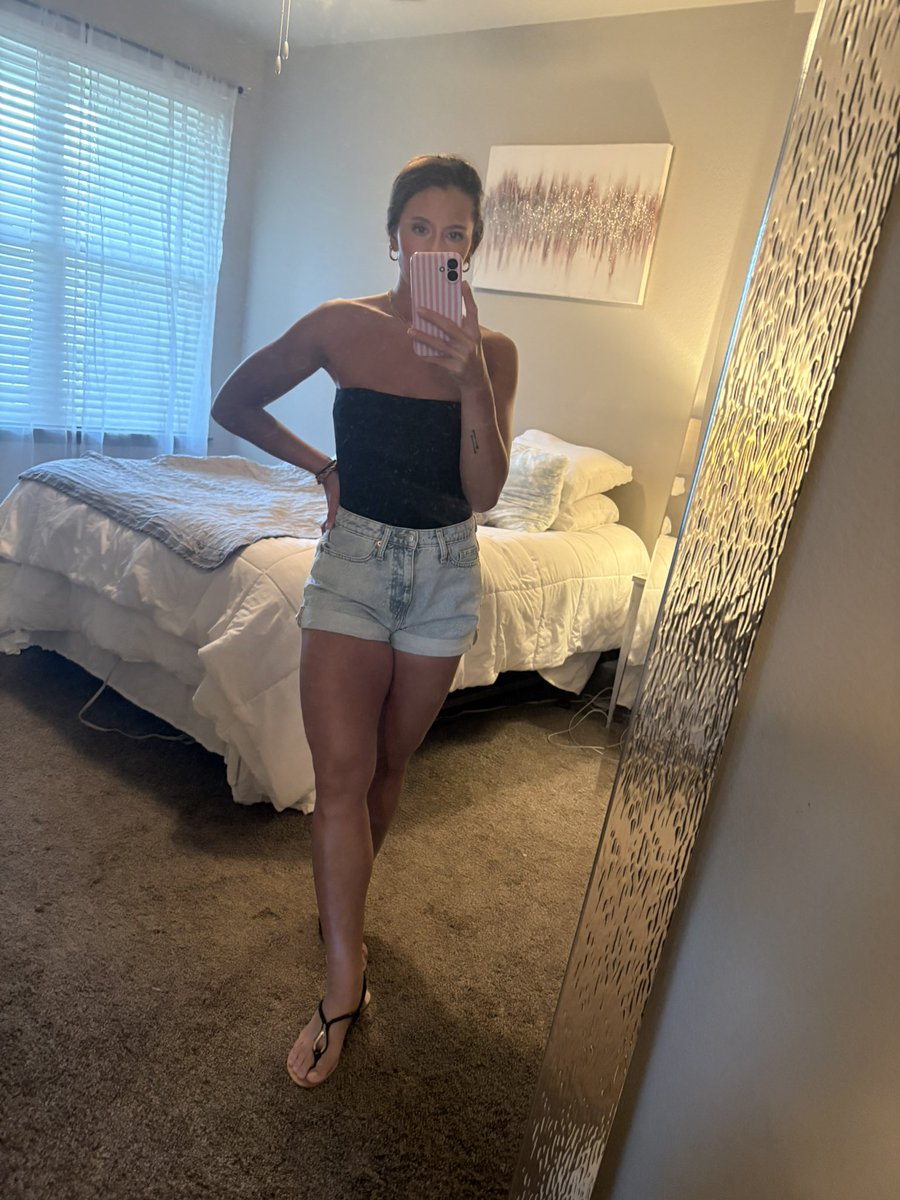 Katie Beth 🍑💋 tweet media