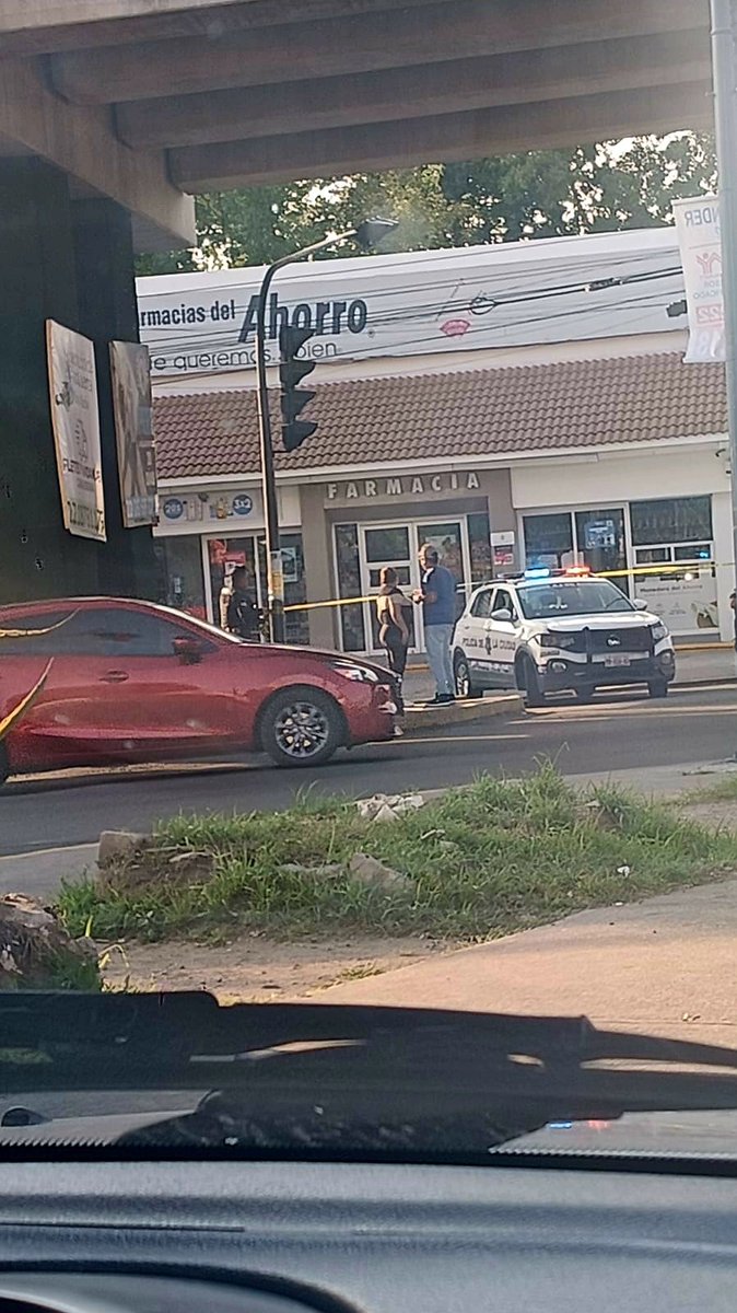 Solmari676's tweet photo. 🚨 #ÚltimaHora | Reportan al menos 8 detonaciones de arma de fuego bajo el puente de Amalucan, en la zona nororiente de Puebla capital.
Elementos de seguridad acordonaron la zona. Tome precauciones. ⚠️
#Puebla #Amalucan #SeguridadPuebla #Redtv https://t.co/7DslXxmzYa