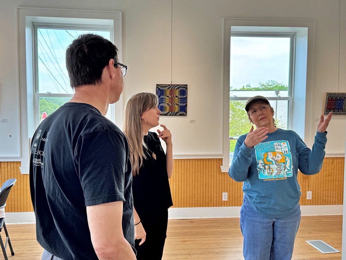 stokesarts's tweet photo. Thank you to everyone who came out for the Meet and Greet this afternoon in the #AppleGallery with artist, #JaneiseHarmon, with #StokesCountyFiberArts. https://t.co/9d2q1Fofoz
