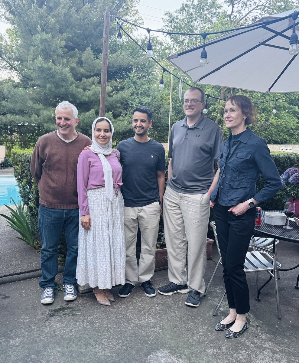 ccf_idfellows's tweet photo. Celebrating our Transplant ID fellow Mayyadah Alabdely’s graduation as she embarks on the next chapter of her career. 🎓 Thank you to Dr. Koval for hosting such a lovely gathering!
#TransplantID #IDFellowship https://t.co/ftIrkix2Xo