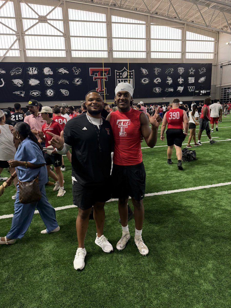 amir_bender's tweet photo. Great camp at @TexasTechFB thank you coach and players for teaching me new things!! @CoachJaye__ @JoeyMcGuireTTU @RecruitTheShip @SemperImpetus @CoachWhiteDB1 https://t.co/LW8xyEqBTj