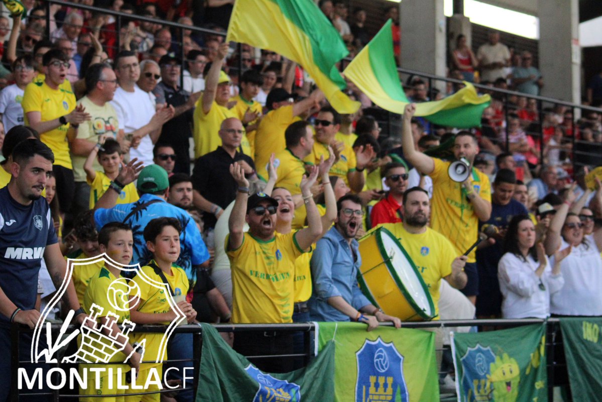 MontillaCF's tweet photo. 🫂 Pese al resultado de la ida, aún sabiendo que la remontada era complicada, más de 100 aficionados han llenado de cánticos e ilusión la grada visitante. El principio de algo importante se ha iniciado hoy. Antes o después volveremos, tenedlo claro. 😍💛💚

#Aficion #MontillaCF https://t.co/jv38Htb54G