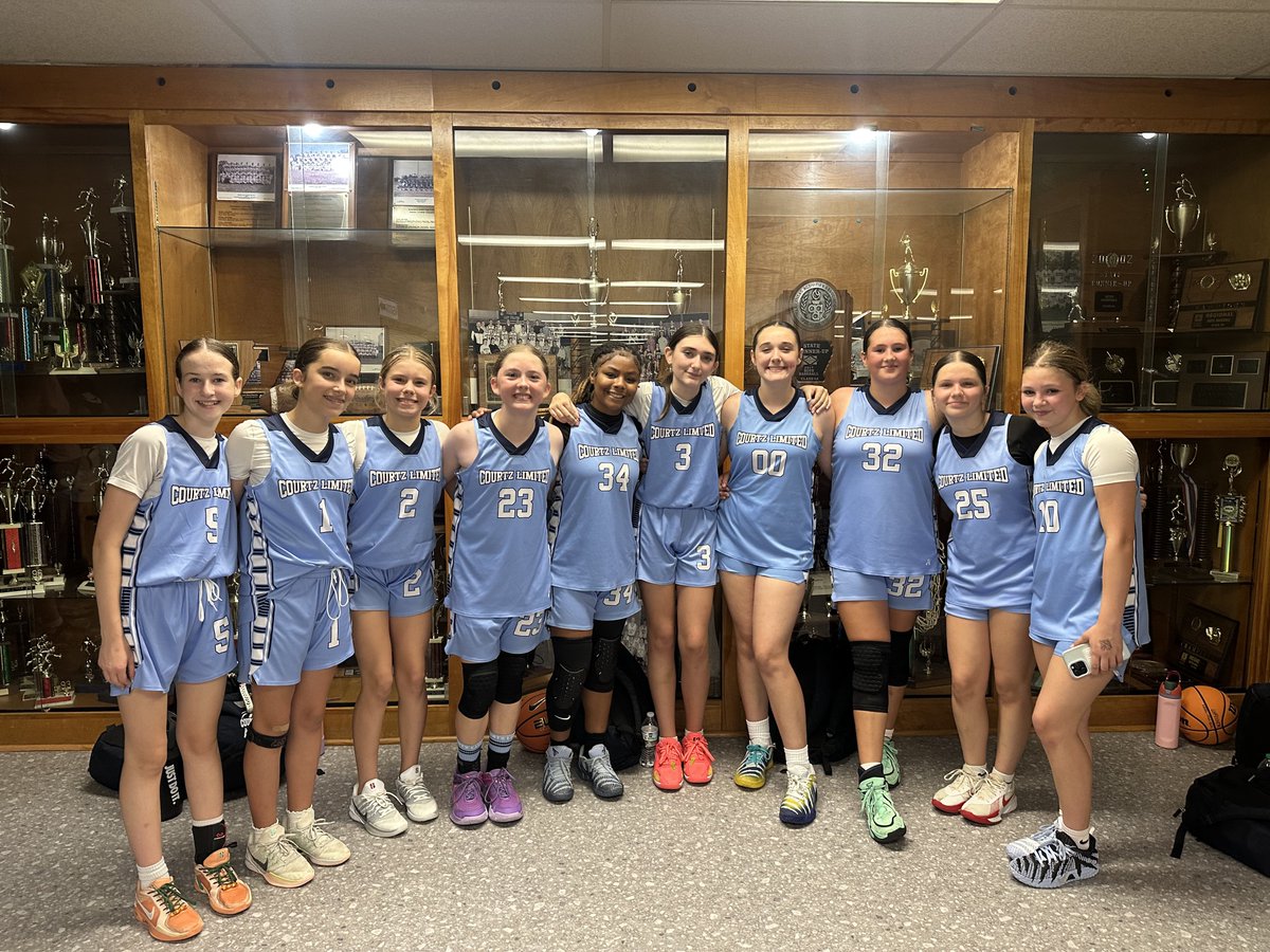 CourtzLimited20's tweet photo. Our 6th/7th Courtz Limited girls were back in action this weekend at the @hardwoodtournaments Battle for the Rings! They picked up two wins on Saturday and finished as Tournament Runner-Up in the 7th Grade Division after a tough loss in the championship game. https://t.co/S8cdzNBNh9