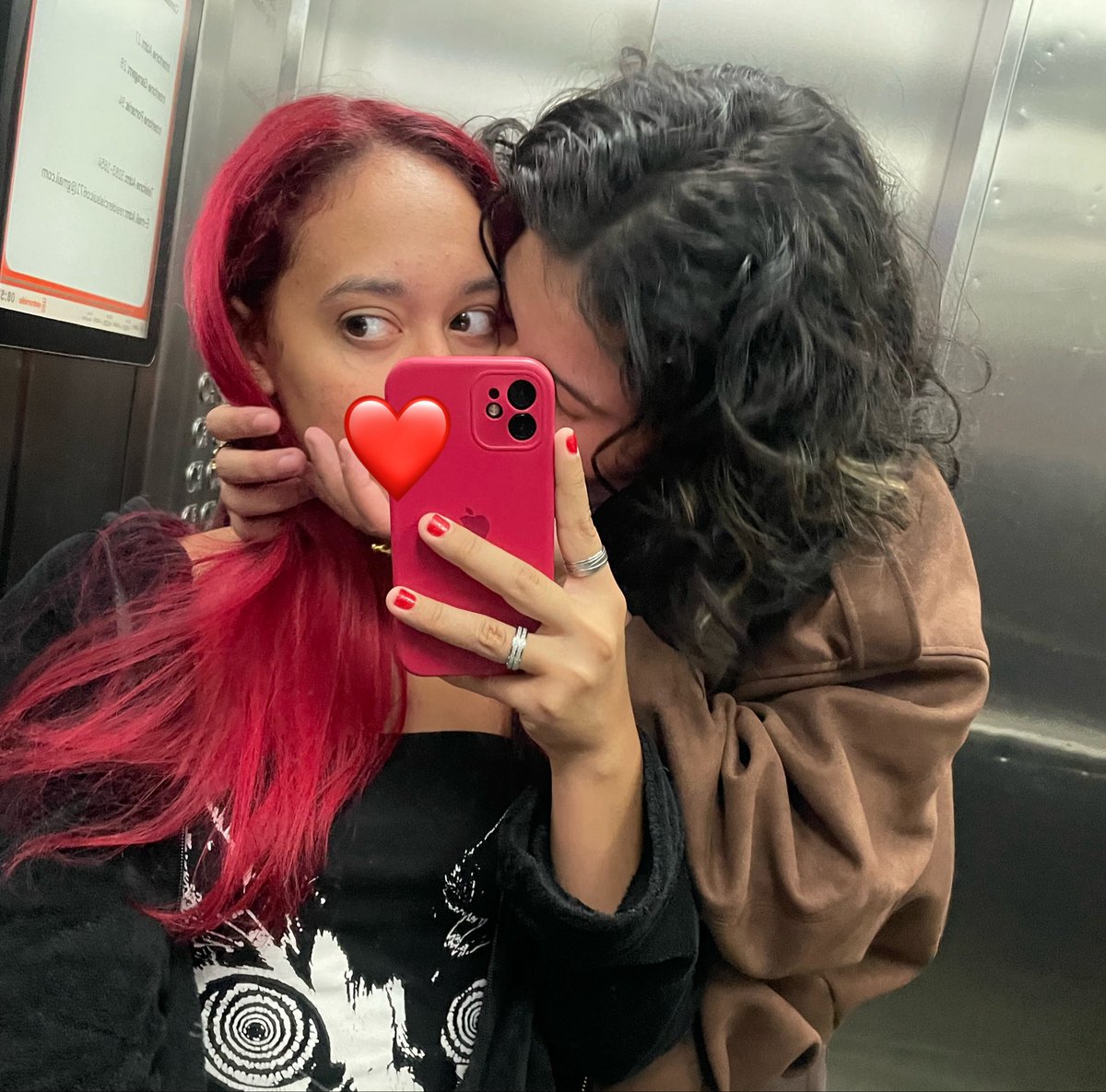 sara jota tweet media