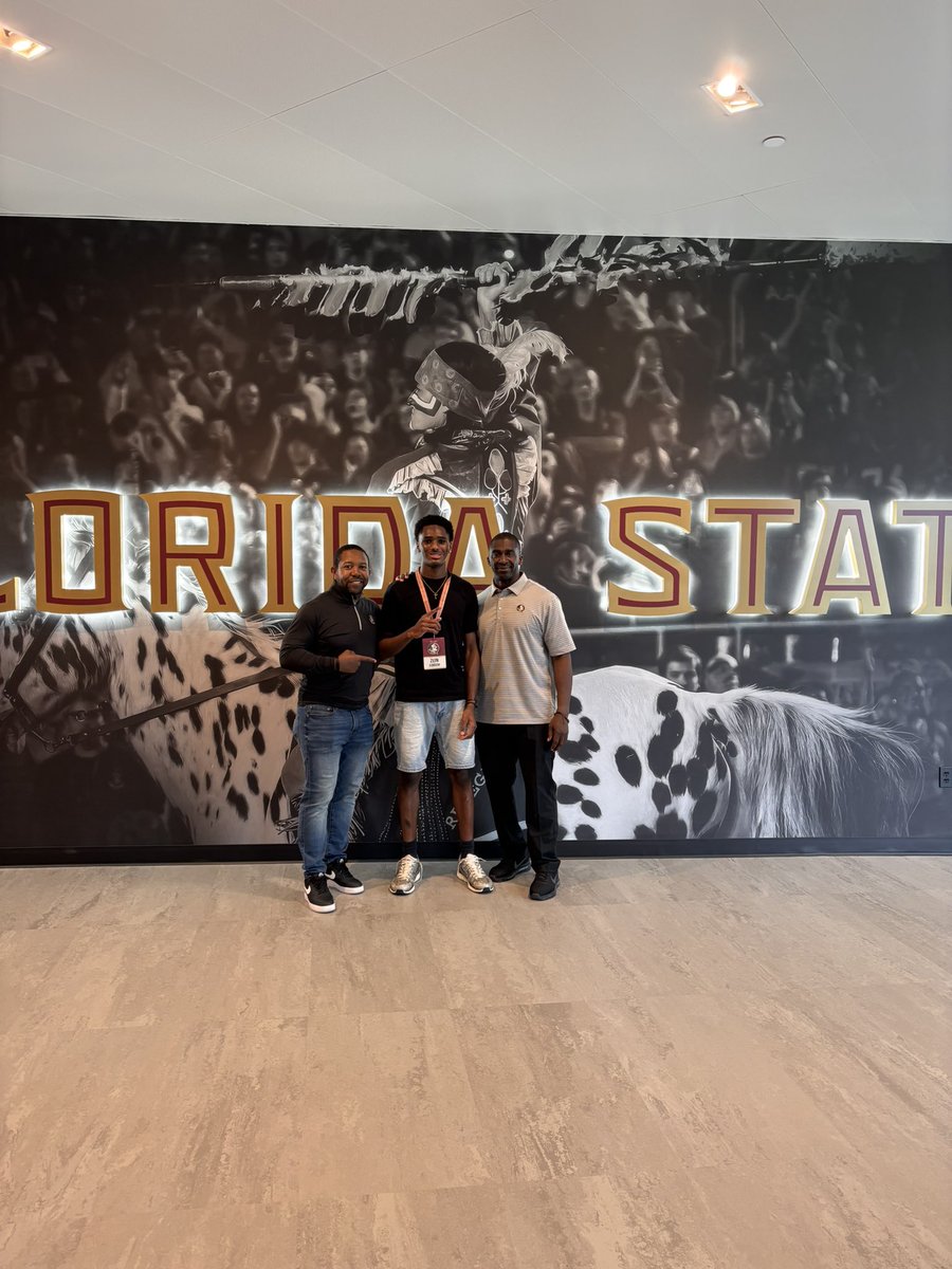 ZionDobson28's tweet photo. Man, HUGE thanks to @_DJDaniels @DBcoachadams @CoachGMoss @Coach_Norvell for an amazing visit! The hospitality and family feeling is very much appreciated. #GoNoles 🍢🍢 https://t.co/Ubq39s3EbQ