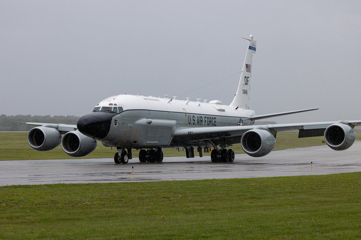 mhtplanes's tweet photo. OLIVE32 taxiing out to depart a rainy PSM! https://t.co/RhtEYPtxgt