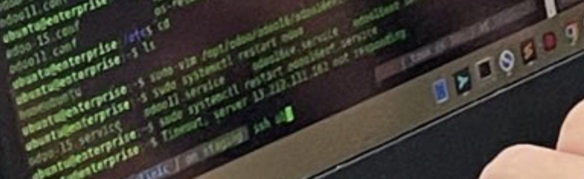 shalaOn8teen's tweet photo. @sunflowred “Pak kok server nya mati ya” 
* straight up buka laptop and login ssh https://t.co/UEexZIkjH3