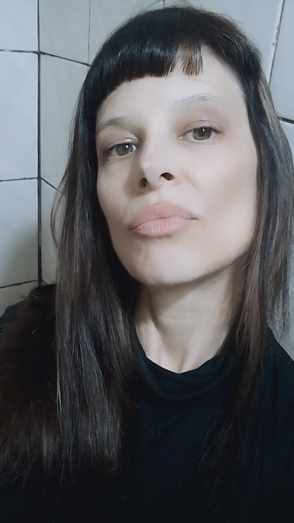 Lisa Lunar tweet media