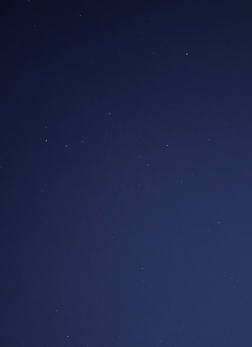 RUX_maple's tweet photo. 昨日夜中の3時に家着いてから仕事なのでとても眠い…
リベンジで最後に見えた夜空をシェアします…あんまりちゃんと写ってないかもだけど最近のスマホすごいよね https://t.co/2HeHv1YCE6