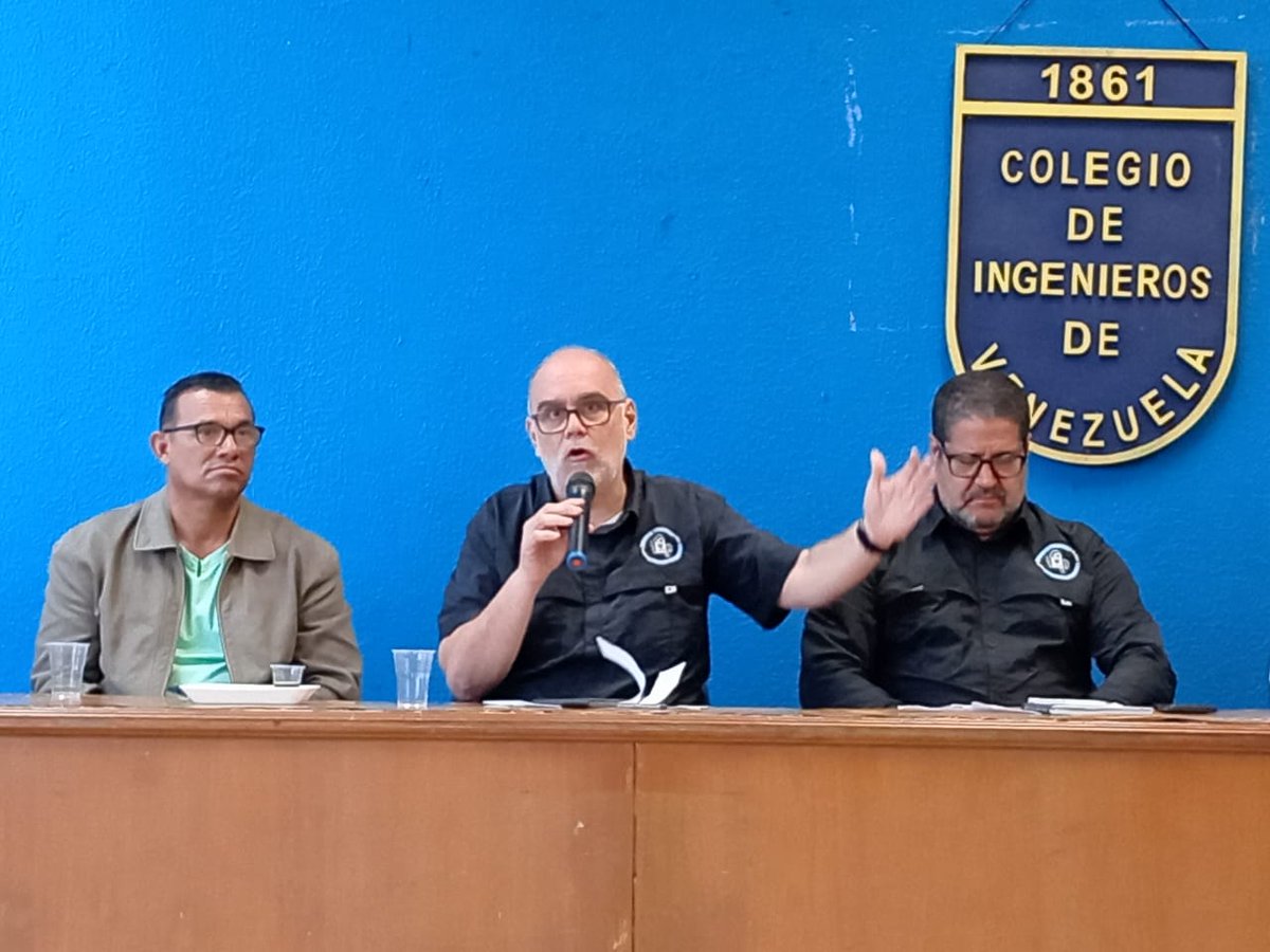 AproupelM's tweet photo. #31Mayo | APROUPEL -MATURÍN.

 Dirigentes Gremiales y sindicales debaten en Maturín edo -Monagas, sobre el impacto socio-economico de bajos sueldos en Venezuela @FAPUV
@APUCV @_Provea https://t.co/wTiFAPVSfy