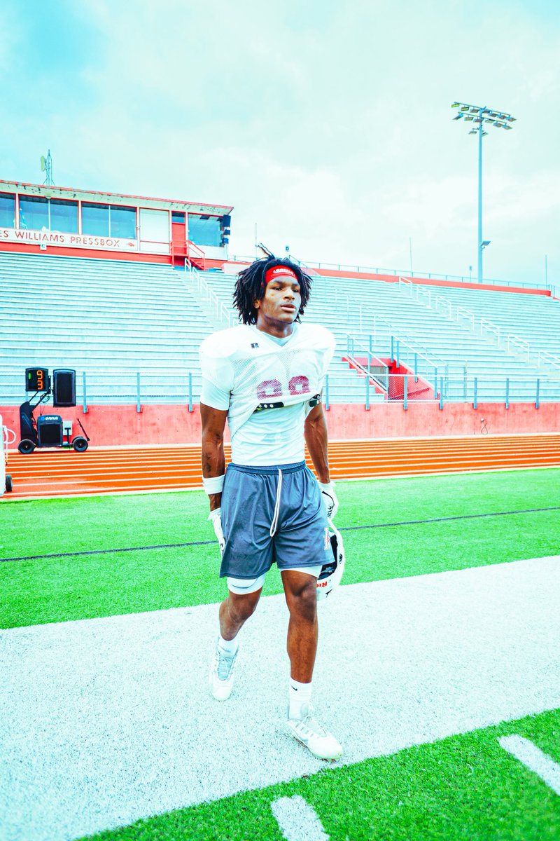 Jason_Moss1's tweet photo. I will be in Dallas, Texas tomorrow attending the SMU mega camp!!!

@coachjlittleton @CoachMyronHend @Iam_DejordanM @coachlansdell https://t.co/M0avsY2Vp2