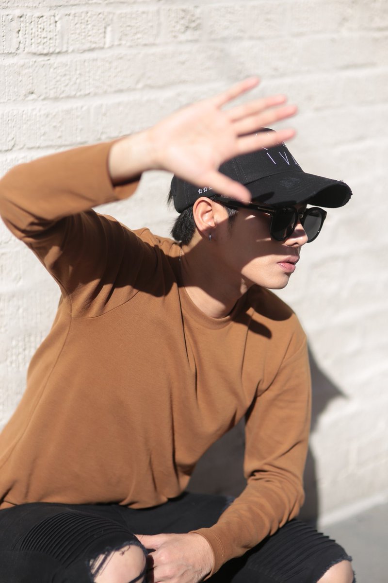 Runchida_Ra's tweet photo. ✅️สีมงคลวันจันทร์ ส้ม น้ำตาล ม่วง เทา 🧡🤎💜🩶
❌️สีกาลกิณี สี แดง

♡ @peckpalit ♡
#เป๊กผลิตโชค
#PeckPalitchoke https://t.co/GxuuUaPYT4