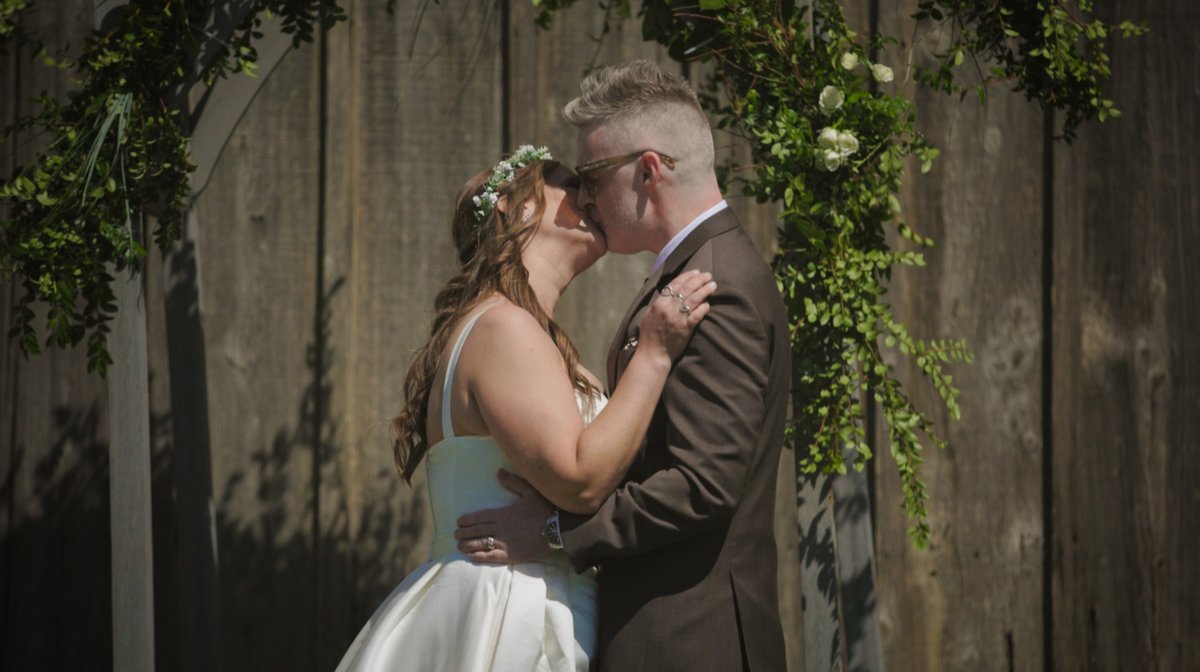 tsidpod's tweet photo. My man, @davevsgoliath1 got hitched up to a real nice lady yesterday! 🖤 https://t.co/UsE4lCzHnf