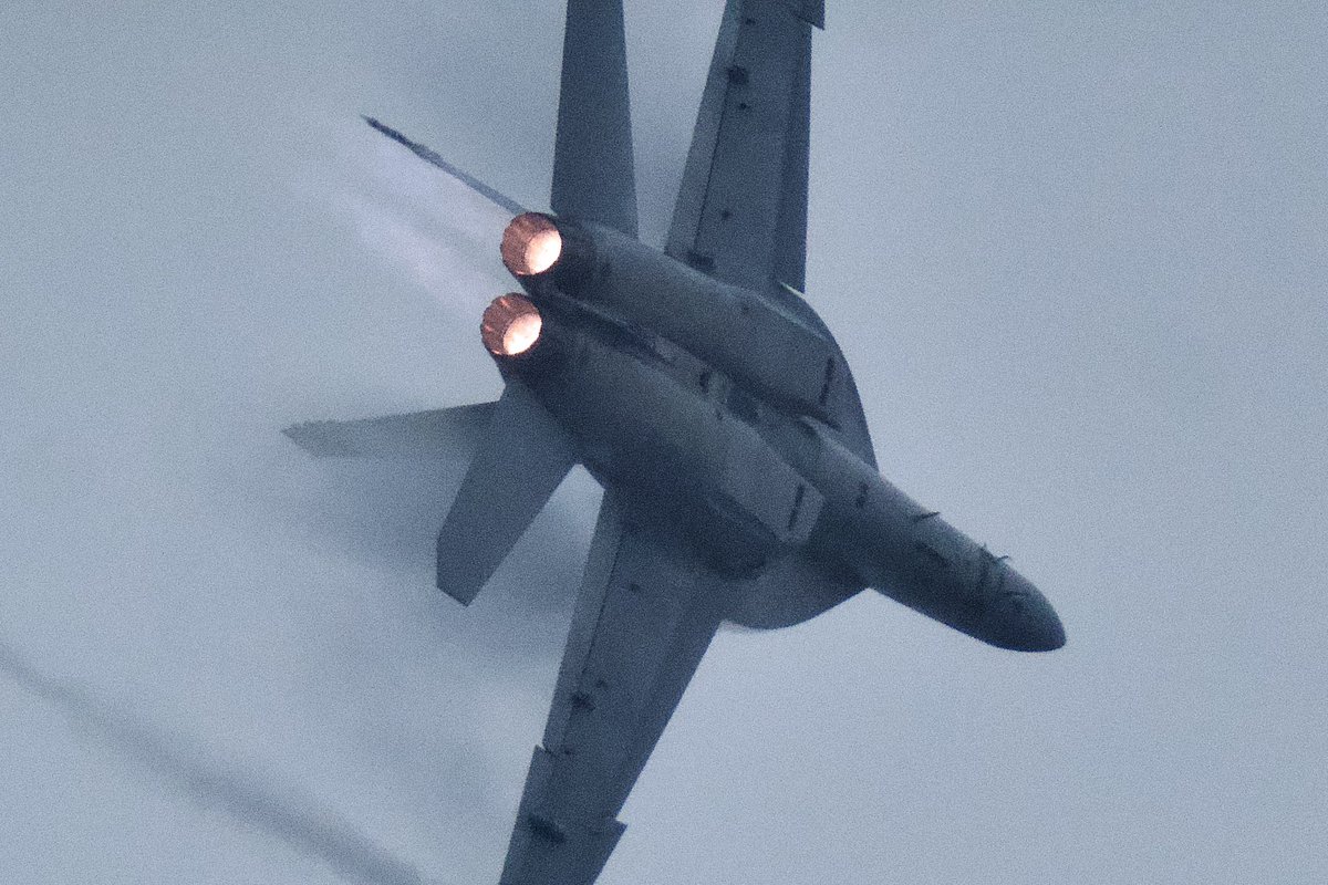 michi0173's tweet photo. 今日から6月☀️

5月は岩国基地FSD、守山駐屯地、小松基地と、気付けば空活を満喫できました😊✈️

今年ももうすぐ折り返し。
後半の航空祭シーズンを楽しみに、お仕事頑張ります！ https://t.co/EcH5AI1RmE
