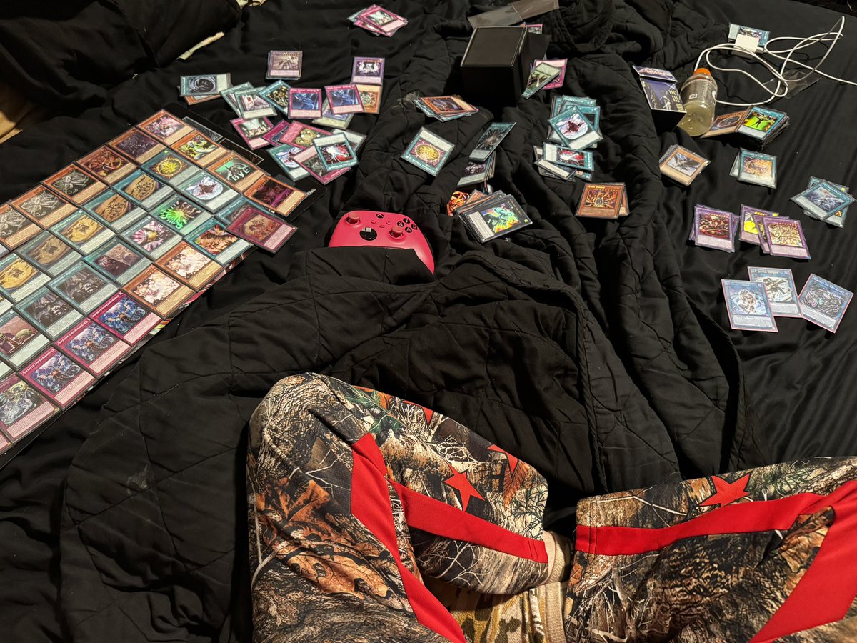 DigiDuelsYGO's tweet photo. criminal activities have evolved into war crimes on a Sunday night https://t.co/afBJuZ2KC5