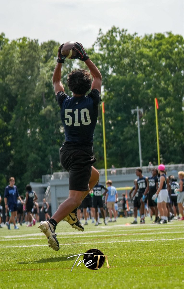 JulianVasqzxlg's tweet photo. Great experience at the UNC Chapel Hill Prospect Camp! Learned a lot, competed hard, and enjoyed every minute. Thank you @uncfootball for the opportunity! 🏈💙 #UNCFootball #ProspectCamp #Blessed #FootballLife https://t.co/UMh8qgCfc9