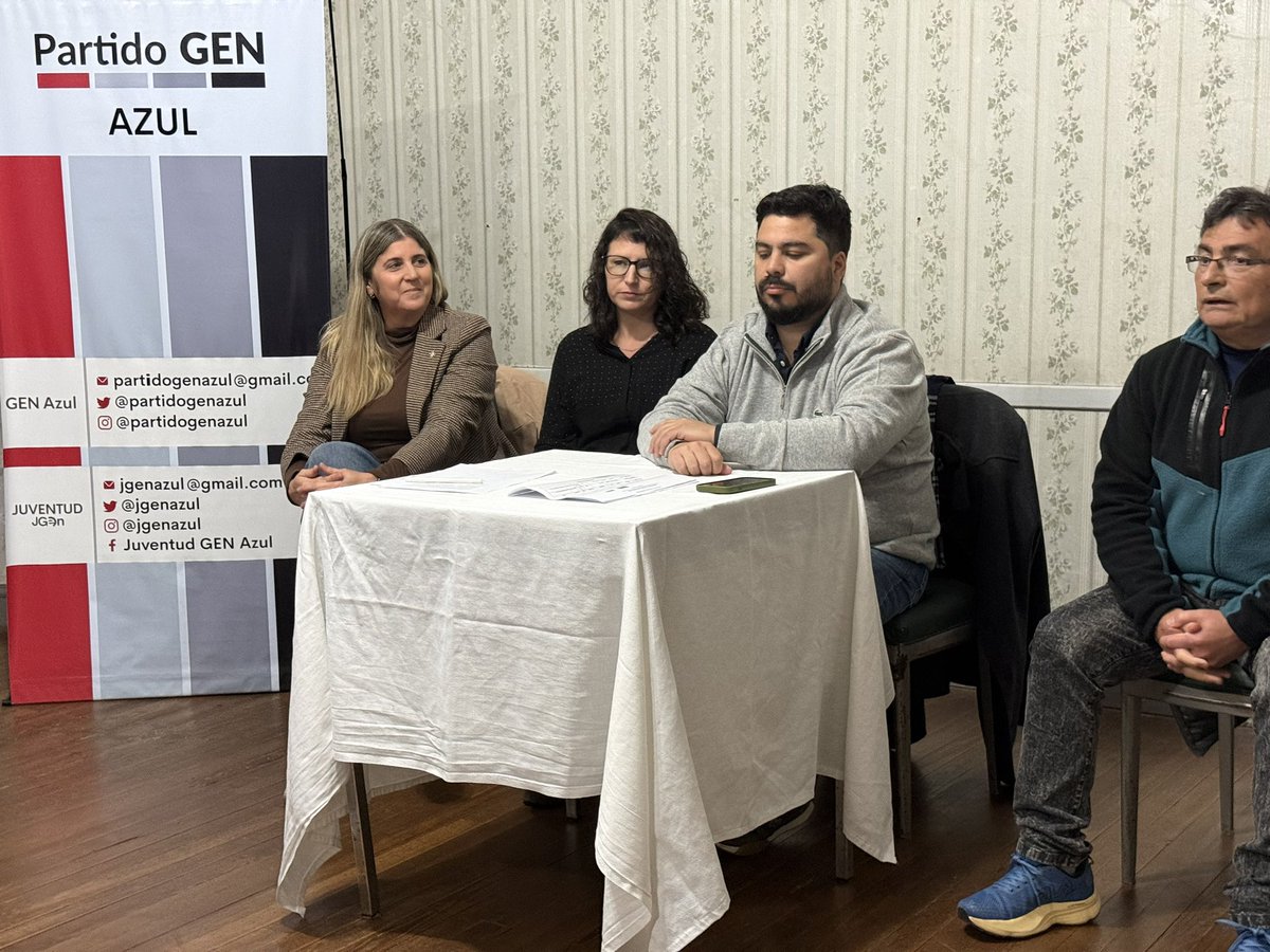 PartidoGENAzul's tweet photo. Junto al Concejal @GastonClaudino , seguiremos trabajando con responsabilidad, vocación democrática y una mirada de futuro, convencidos de que la mejor manera de transformar la realidad es a través de la construcción colectiva. https://t.co/251W0PjNa6