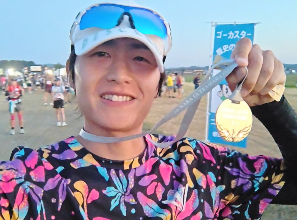 k__running's tweet photo. 奈良ウルトラお疲れ様でした❗
完走できました！😭 念願の100km完走です😭

30km辺りで大きめの石ころ踏んでしまいスネが痛みだし、終盤はけっこう痛かったですがゴール!! めっちゃ嬉しいです😚
次は、待ってろ飛騨高山👍去年のリベンジです！

今回のウルトラで覚えた事→「デカい尻はエンジン」 https://t.co/J1VLM2AFp2