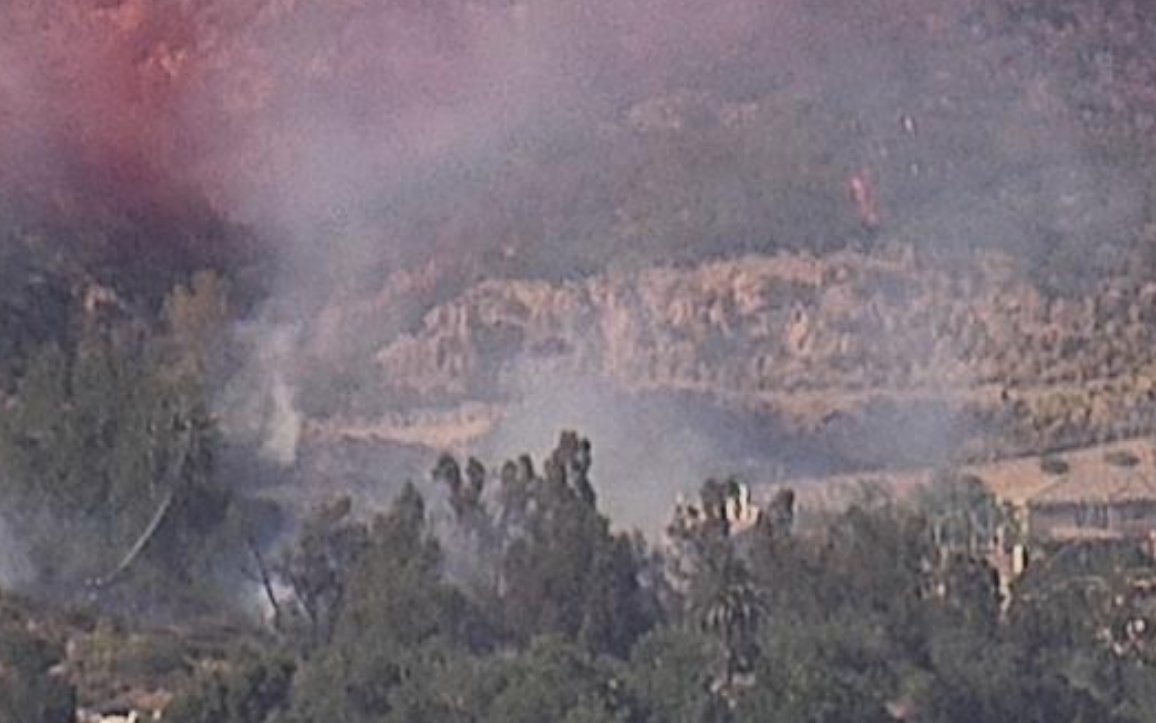 engineco16's tweet photo. #AriesFire There's that spot fire, upper right. You can see the crews now and they have it knocked down. Air tankers are being released now. https://t.co/rlJXSeJeEq