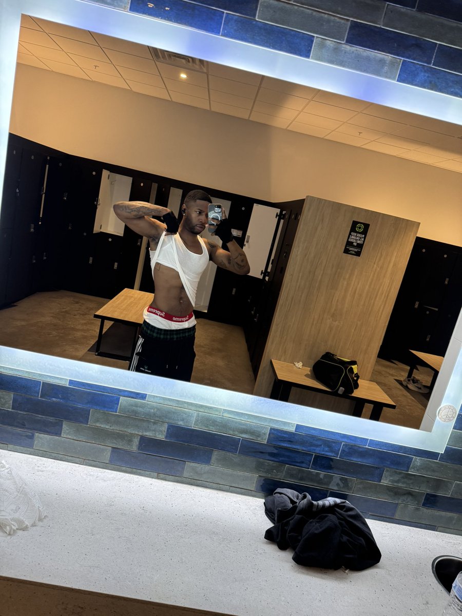 whatitseemlike's tweet photo. Break you down like a pound https://t.co/fZsfqQl42Y