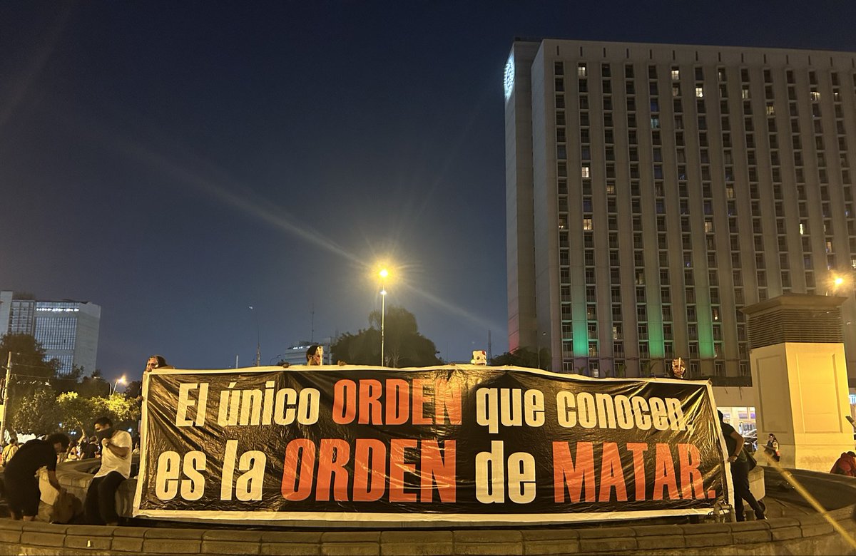 AnarcoPraxis's tweet photo. “Gobernar como lo hizo mi padre”.
#FujimoriNuncaMás 
#FujimorismoNuncaMás 
#KeikoNuncaMás 
#KeikoNoVa #KeikoPresidenta de un pabellón de Santa Mónica. https://t.co/e5u5VSiCM8