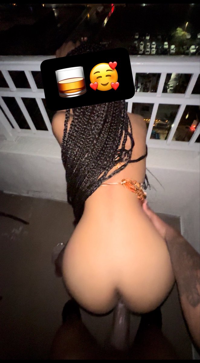 5pfscrap's tweet photo. #BalconyViews🥰😏 https://t.co/QOe83CszLs