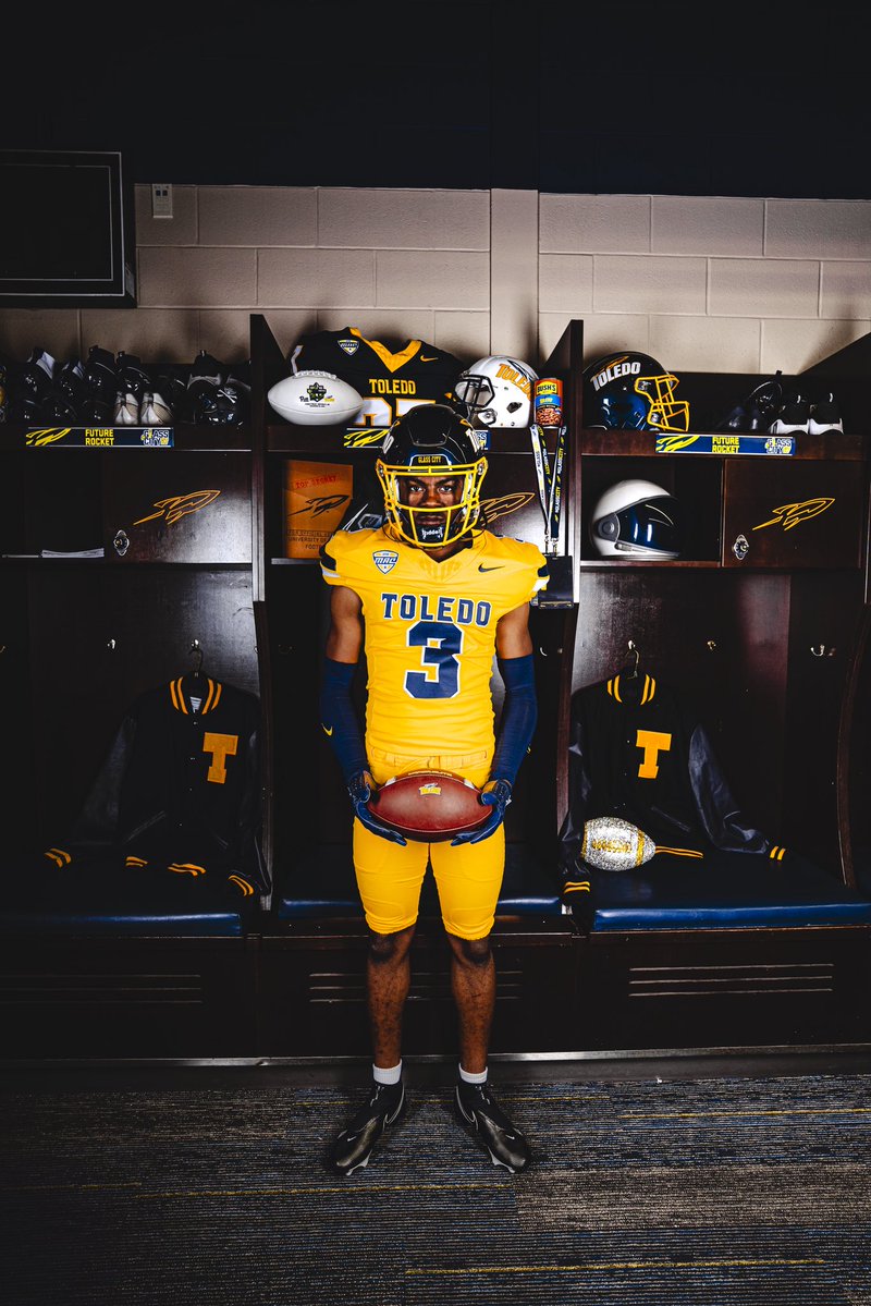 2k_gezzy's tweet photo. Great Official visit at Toledo University #notcommitted https://t.co/UzvNfTAFuR