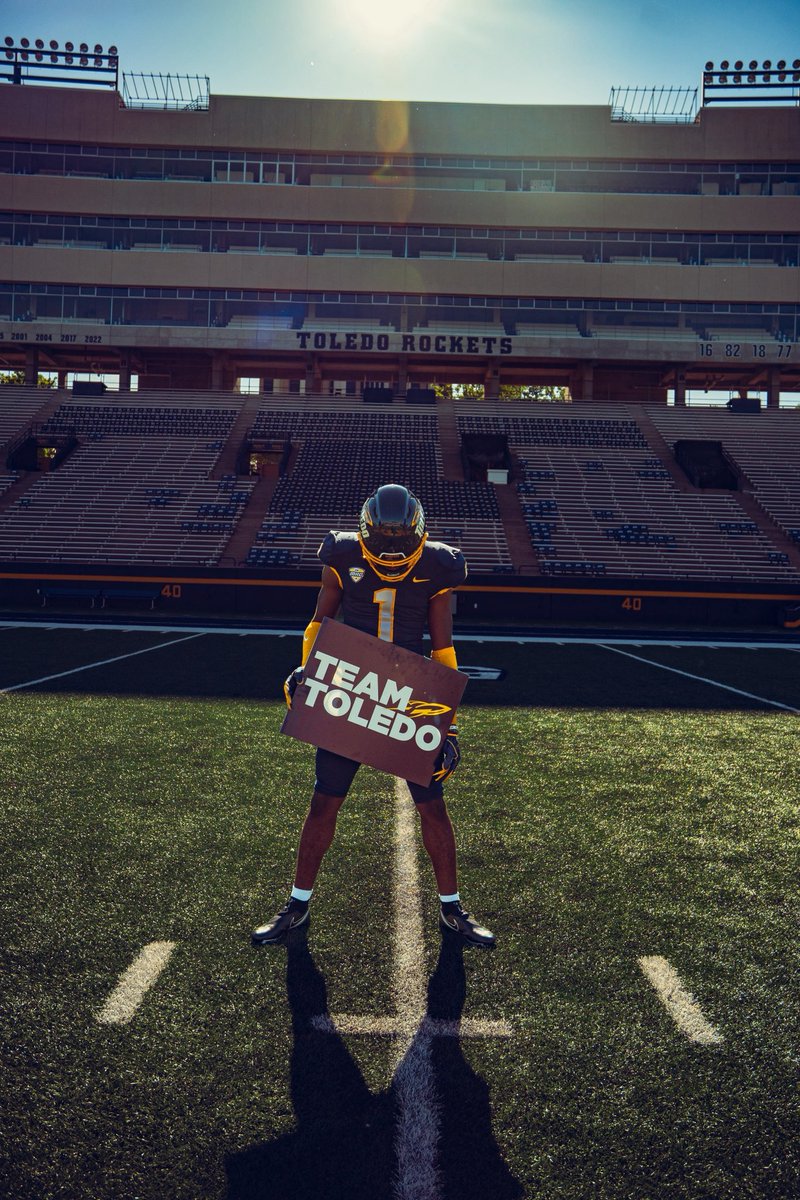 2k_gezzy's tweet photo. Great Official visit at Toledo University #notcommitted https://t.co/UzvNfTAFuR