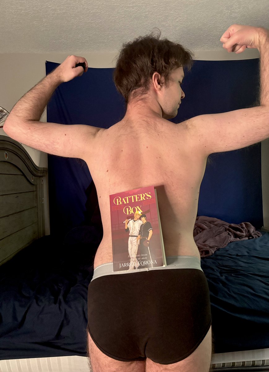 jmc2016's tweet photo. Fact 1: most of my muscle goes to my legs and my ass
Fact 2: this means my award-winning ass (college theatre thing) can double as shelving
Fact 3: Batter's Box is out now :) https://t.co/TCbY0SPKzg