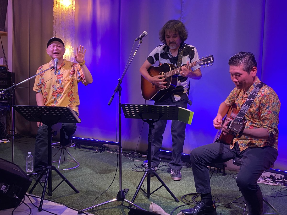 schoolmusicdoi's tweet photo. 昨日はこちらのライブへ。
#ファンキー松田 さんの唯一無二のソウルフルな歌声と、#KenmiChank さんのグルーヴ感溢れるリズムギターが合わさって極上の空間でした。最初から最後まで目が離せない最高の歌声とギター、また秋に‼︎
(ｽﾀｯﾌk) https://t.co/DRehewrvJN