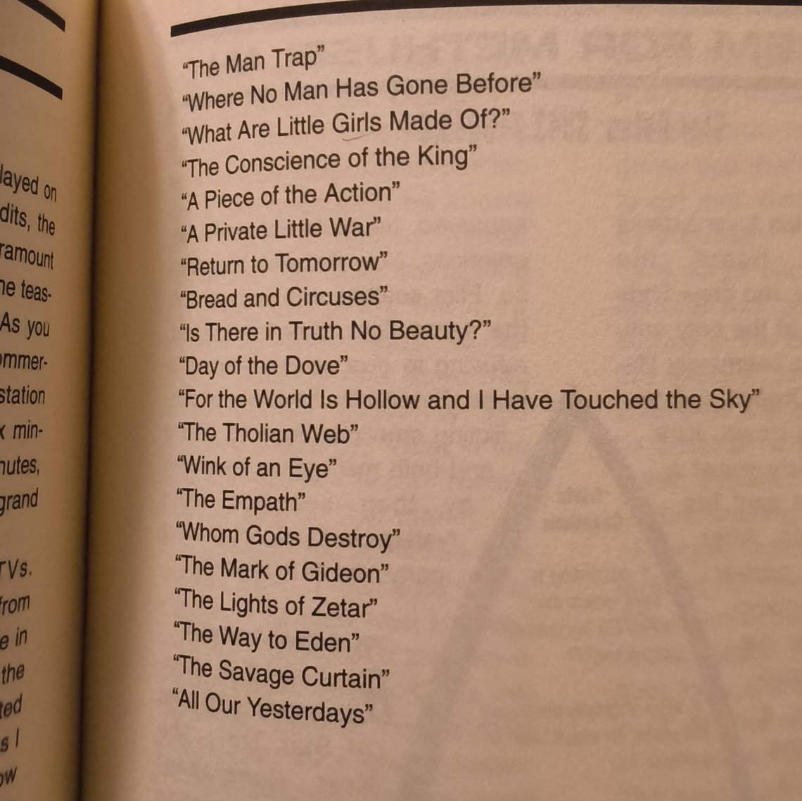 ScottimusPrime1's tweet photo. As of 1994, when #NitpickersGuide came out, twenty episodes had no cuts for syndication reruns' added commercial time 😮 This is one of them 😎 #AllStarTrek #TOS #WinkOfAnEye https://t.co/ecUDrWFtYH